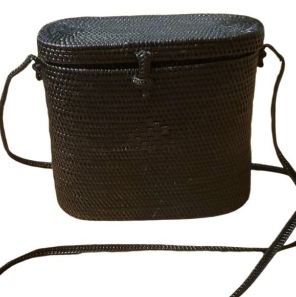 TLC Classic Bali‎ Rattan Woven Bucket Crossbody Purse Small in Black - Picture 1 of 14